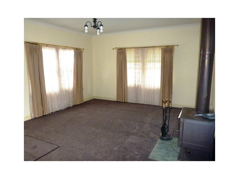 107 St Albans Road, East Geelong VIC 3219