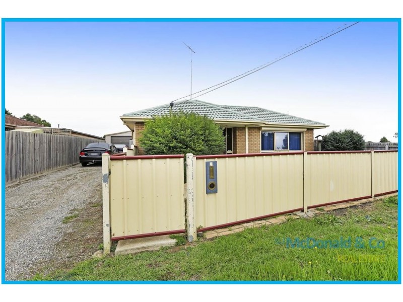 7 Vostok Court, Whittington VIC 3219