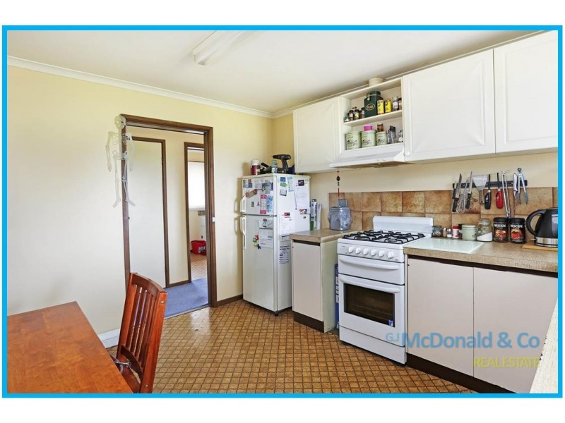 7 Vostok Court, Whittington VIC 3219