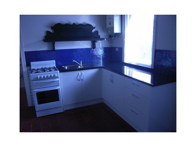 2/27 Aphrasia Street, Newtown VIC 3220