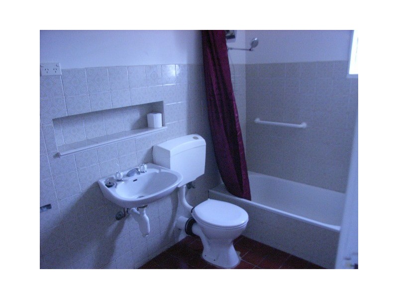 2/27 Aphrasia Street, Newtown VIC 3220