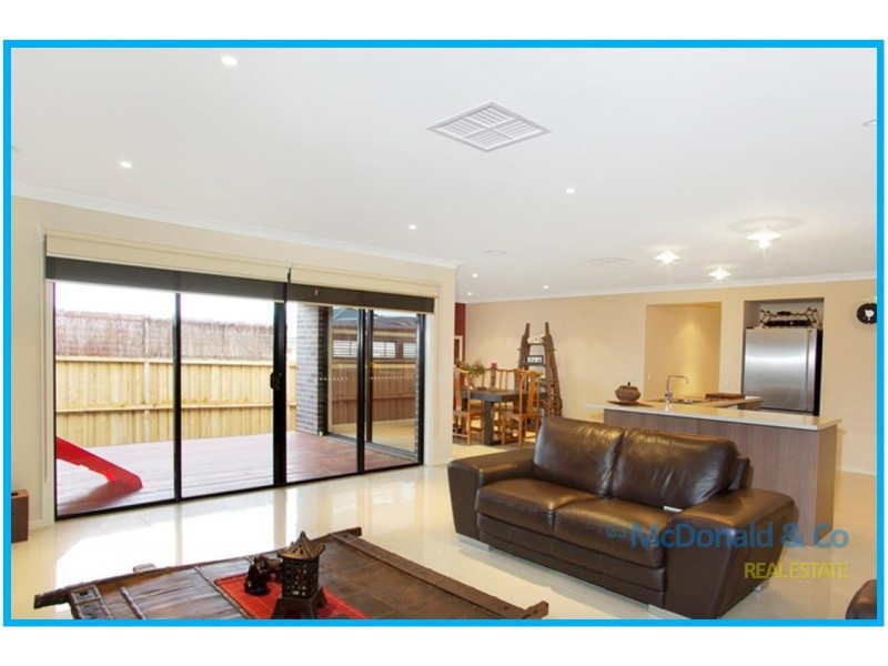 27 Senior Court, Highton VIC 3216