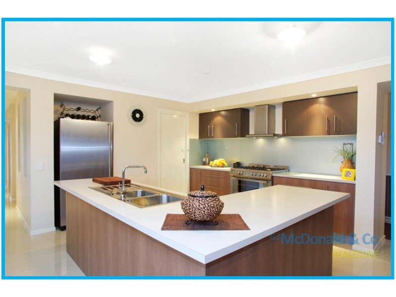27 Senior Court, Highton VIC 3216