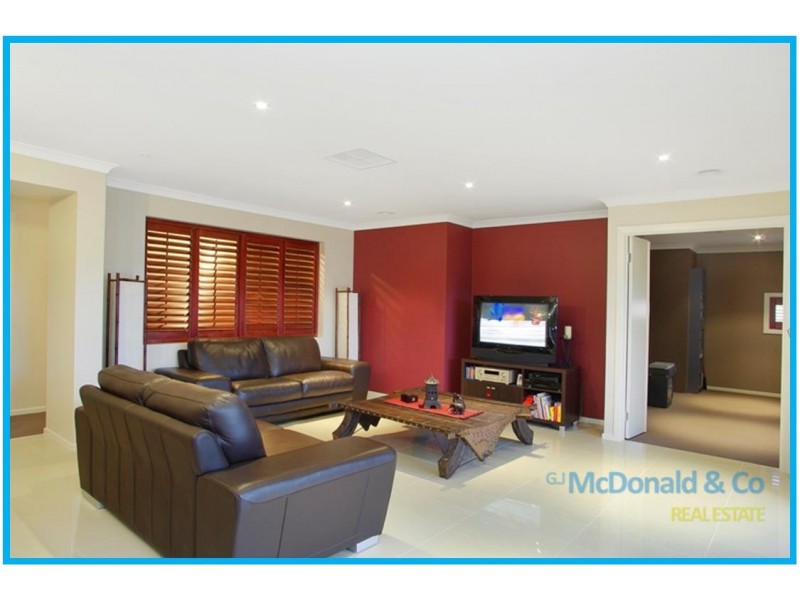 27 Senior Court, Highton VIC 3216