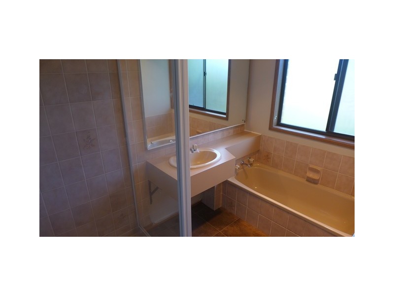 1/1 Landra Court, Grovedale VIC 3216