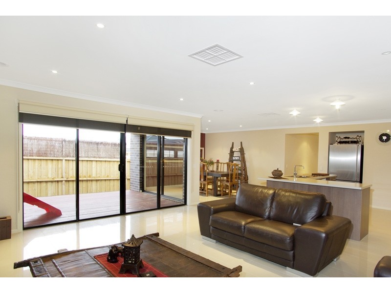 27 Senior Court, Highton VIC 3216