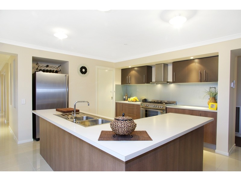 27 Senior Court, Highton VIC 3216