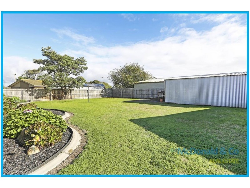 9 Cosmos Court, Whittington VIC 3219