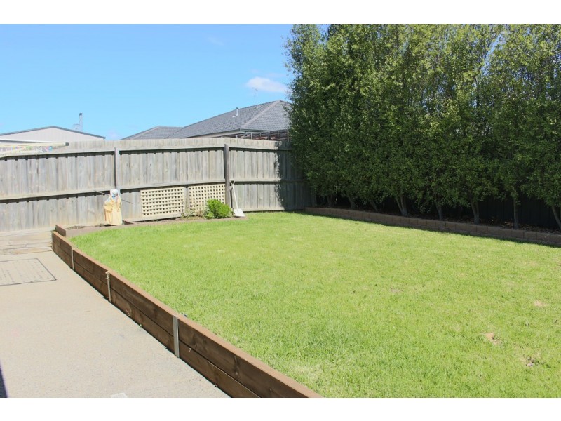 4 Cottonwood Way, Waurn Ponds VIC 3216