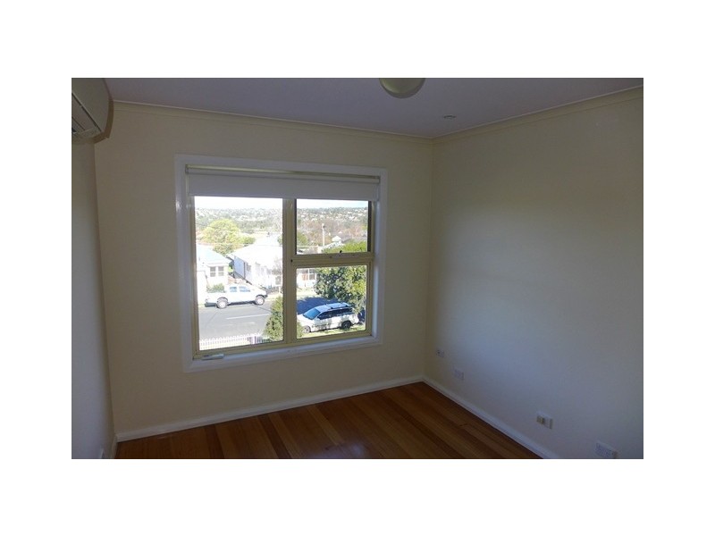 4 Camden Road, Newtown VIC 3220