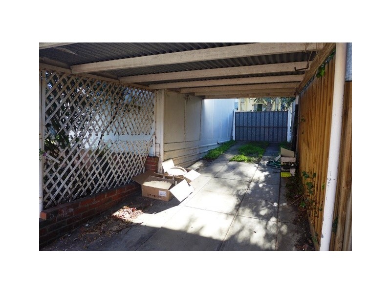 4 Camden Road, Newtown VIC 3220