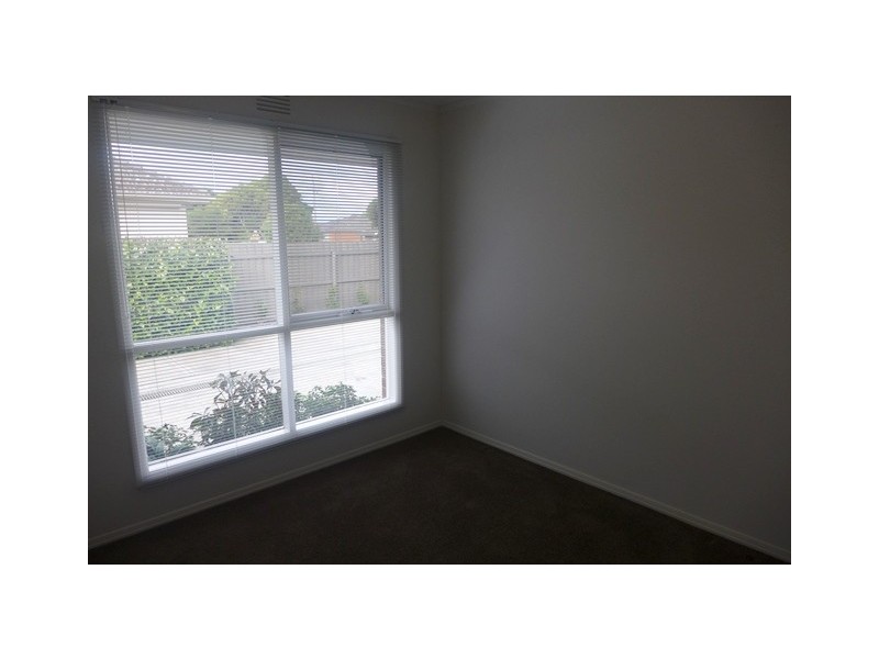 2/40 Clonard Avenue, Geelong West VIC 3218