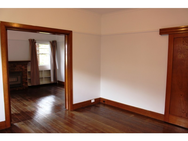12 Camden Road, Newtown VIC 3220