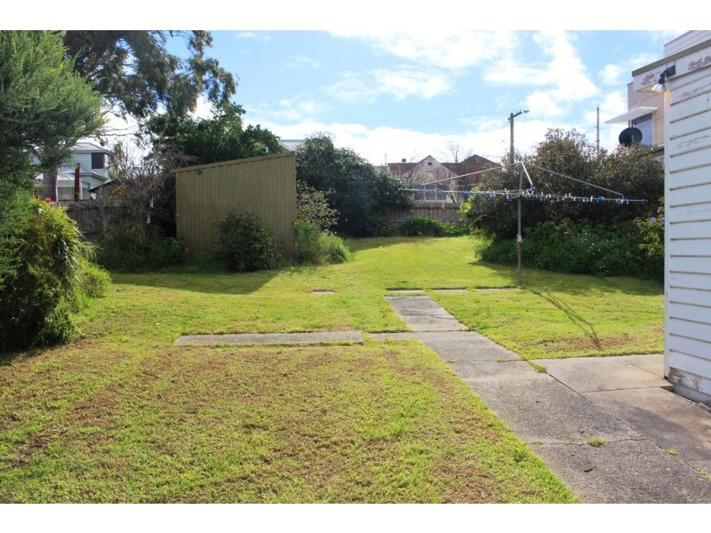 12 Camden Road, Newtown VIC 3220