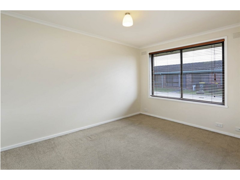 2/220 WIlsons  Road, Whittington VIC 3219