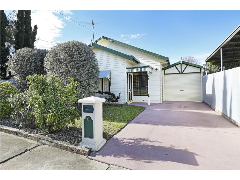 17 Raven Street, Geelong West VIC 3218
