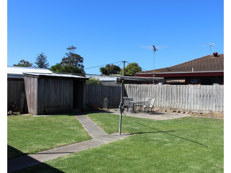 33 Mercury Crescent, Newcomb VIC 3219