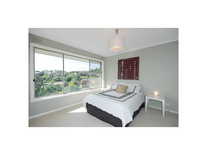 2 HEATHFIELD COURT, Newtown VIC 3220