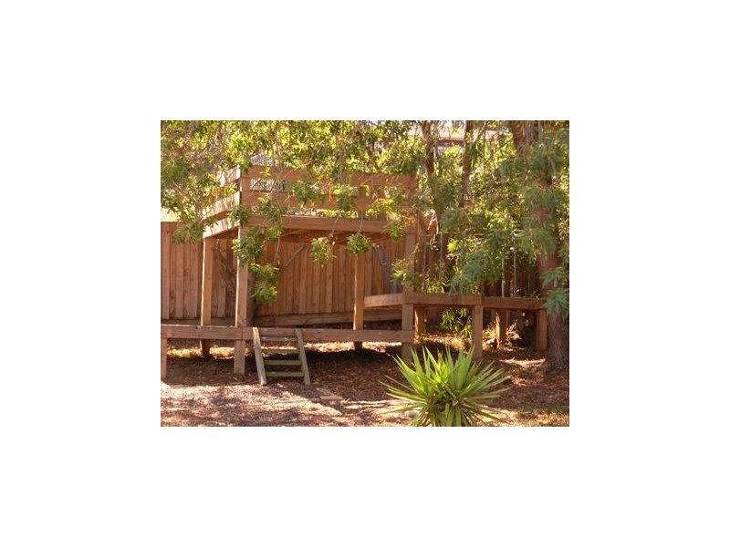 6 Lambhill Crescent, Highton VIC 3216