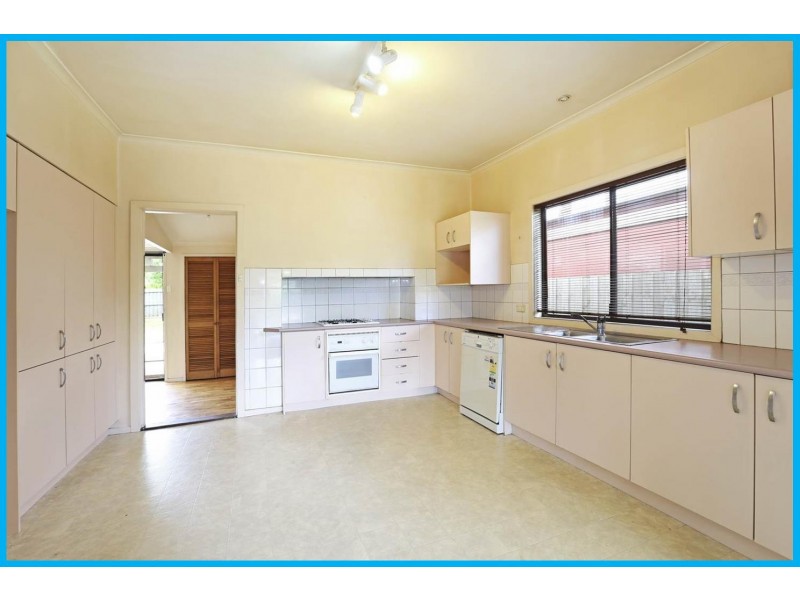 11 Fellmongers Road, Breakwater VIC 3219