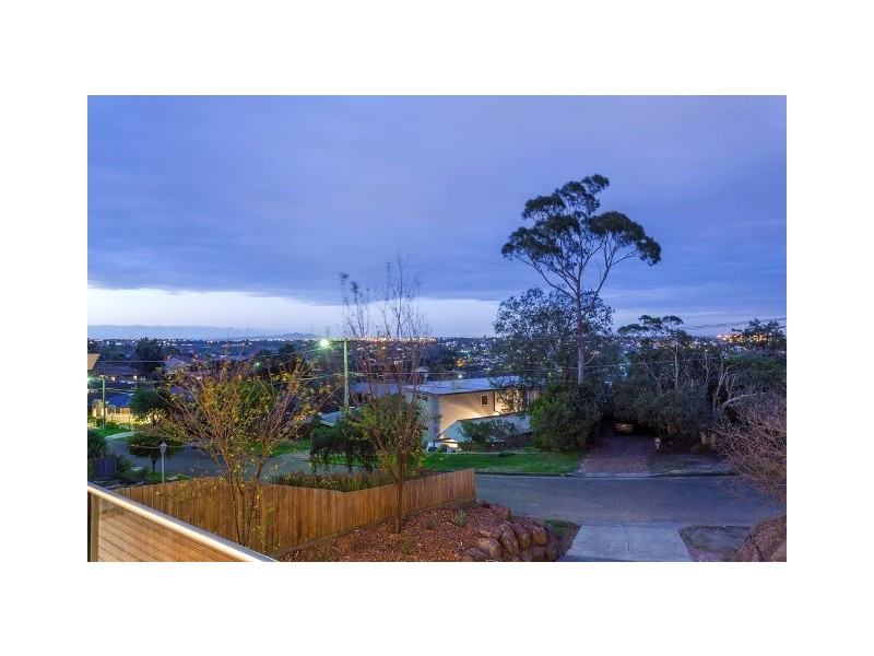 24 Culzean Crescent, Highton VIC 3216
