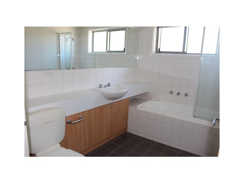 2/13 Fogarty Avenue, Highton VIC 3216