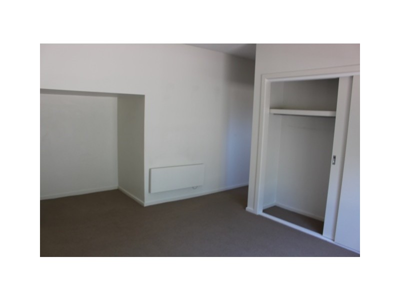 2/13 Fogarty Avenue, Highton VIC 3216