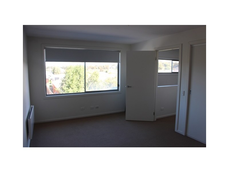 2/13 Fogarty Avenue, Highton VIC 3216