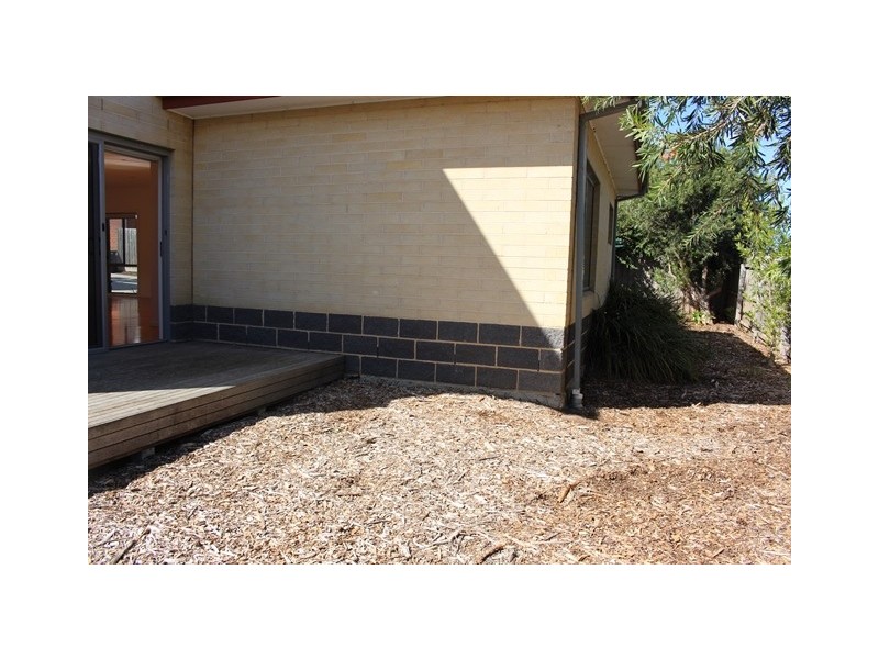 2/13 Fogarty Avenue, Highton VIC 3216