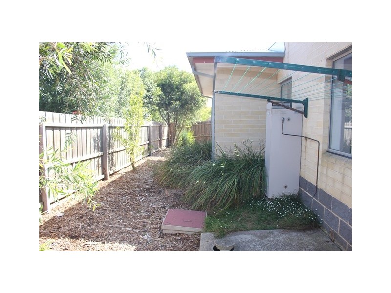 2/13 Fogarty Avenue, Highton VIC 3216