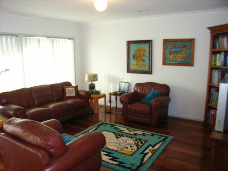 33 Grantham Drive, Highton VIC 3216