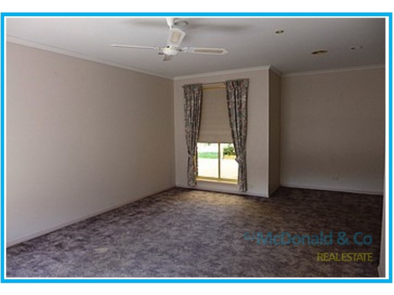 11 Willesden Drive, Waurn Ponds VIC 3216