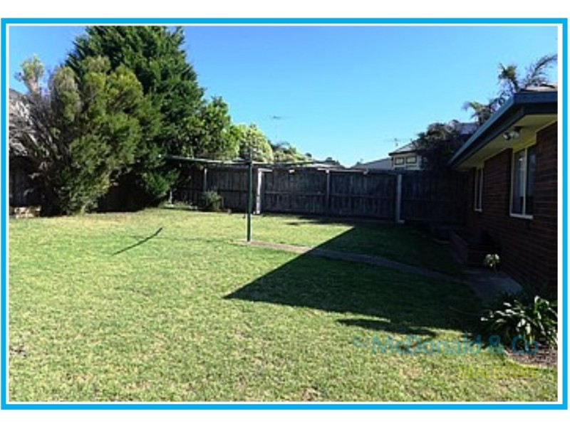 11 Willesden Drive, Waurn Ponds VIC 3216