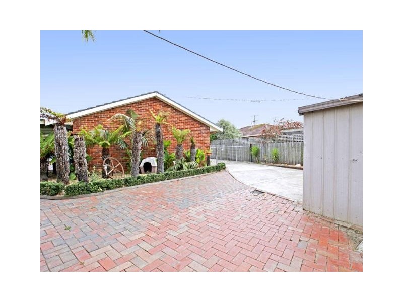29 Enfield Drive, St Albans Park VIC 3219