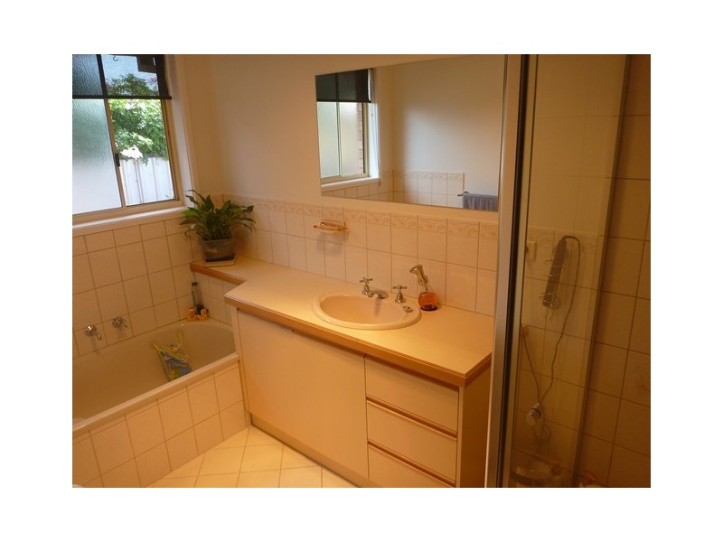 2/1 Ingrid Court, Herne Hill VIC 3218