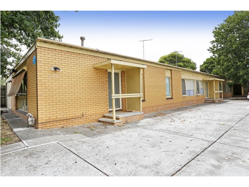 1/13 St Elmo Crescent, Highton VIC 3216