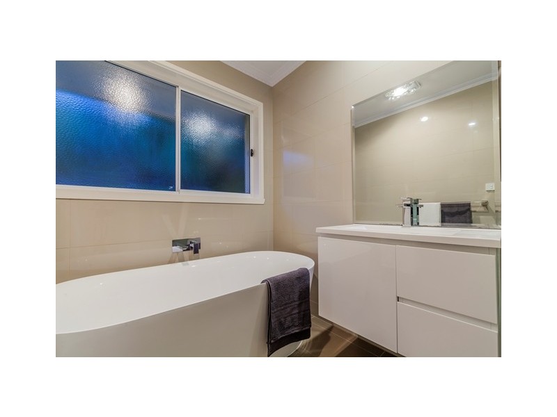 2 Heathfield Court, Newtown VIC 3220