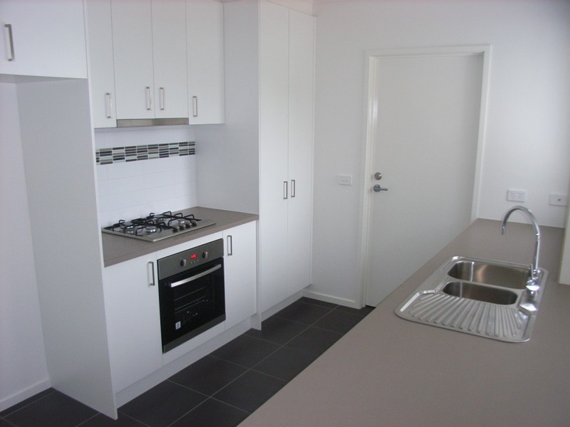 2/1 Linthwaite Close, Highton VIC 3216