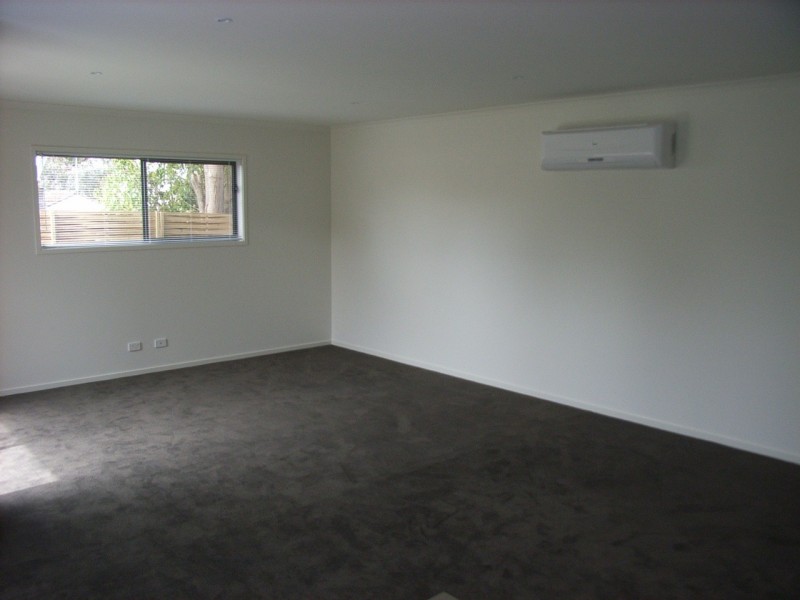 2/1 Linthwaite Close, Highton VIC 3216