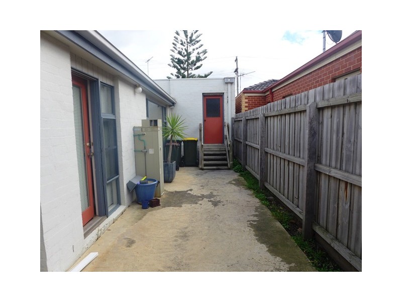 2/31 Francis Street, Belmont VIC 3216