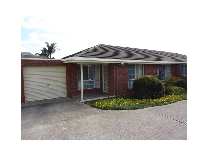 2/21 Glastonbury Drive, Highton VIC 3216