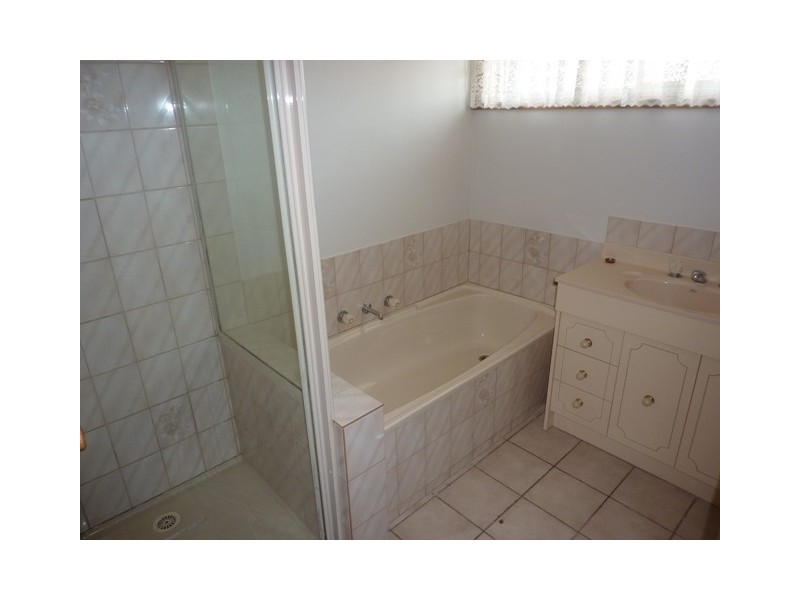 2/21 Glastonbury Drive, Highton VIC 3216