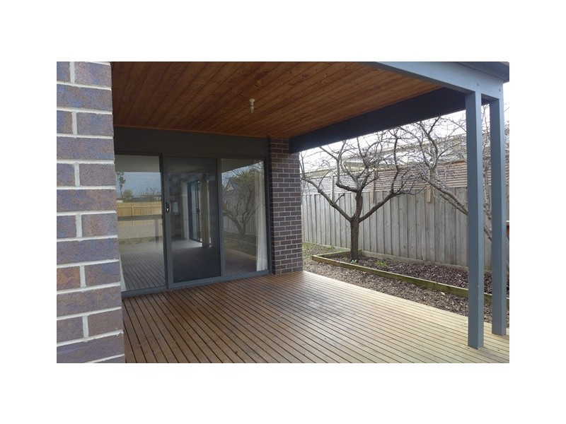 1/180 Grove Road, Grovedale VIC 3216