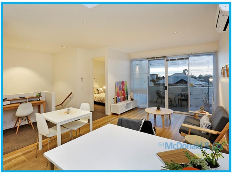 11b Collins Street, Geelong West VIC 3218