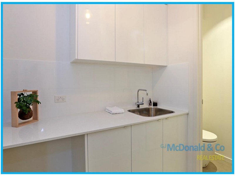 11b Collins Street, Geelong West VIC 3218