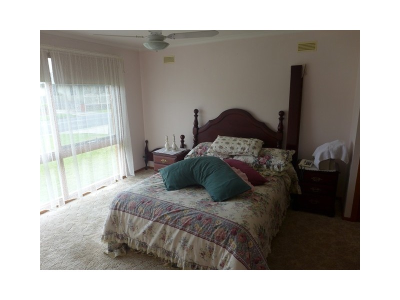 16 Westmoreland Street, St Albans Park VIC 3219