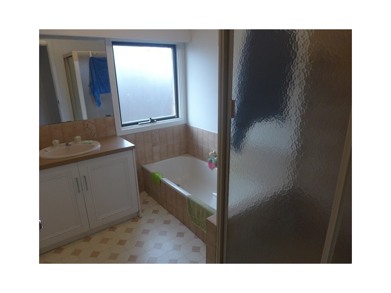 16 Westmoreland Street, St Albans Park VIC 3219