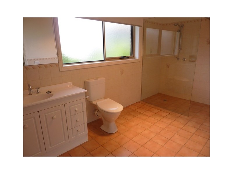 50 Saffron Street, Newtown VIC 3220