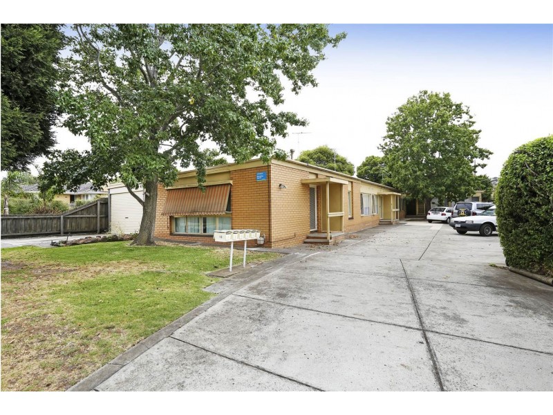 6/13 St Elmo Crescent, Highton VIC 3216