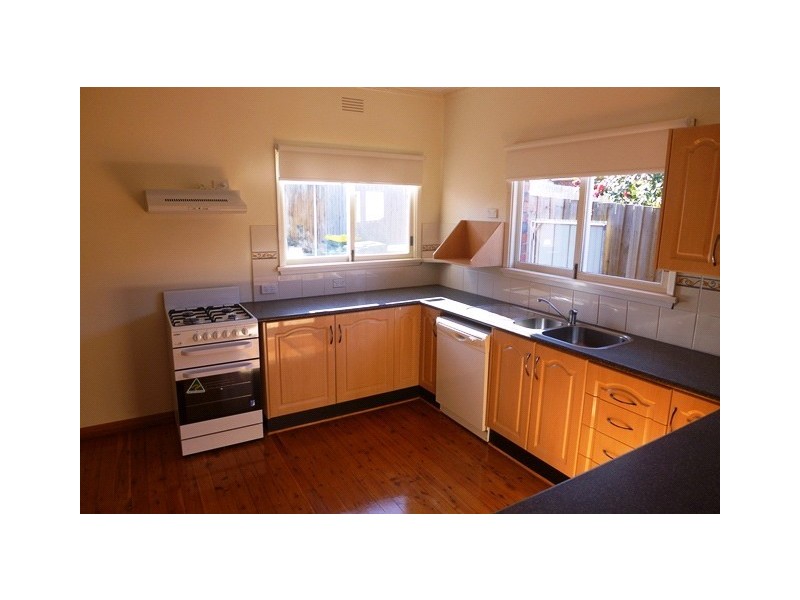 4 Camden Road, Newtown VIC 3220